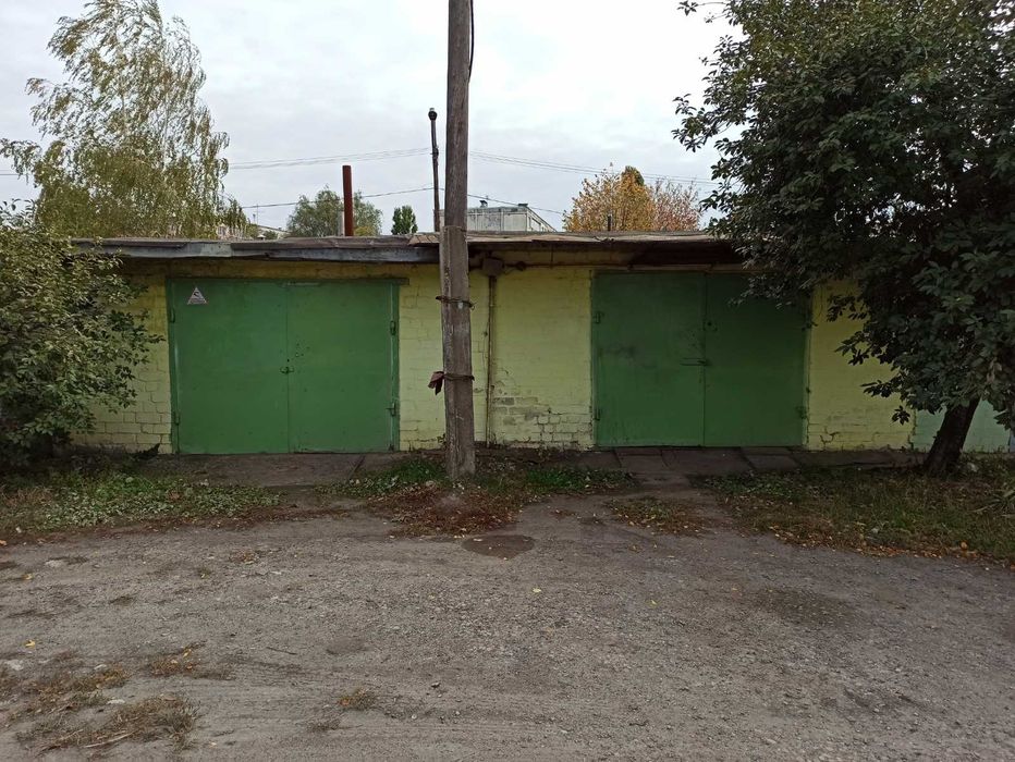 Павлоград  Продам гараж ПХЗ за 11 школой.