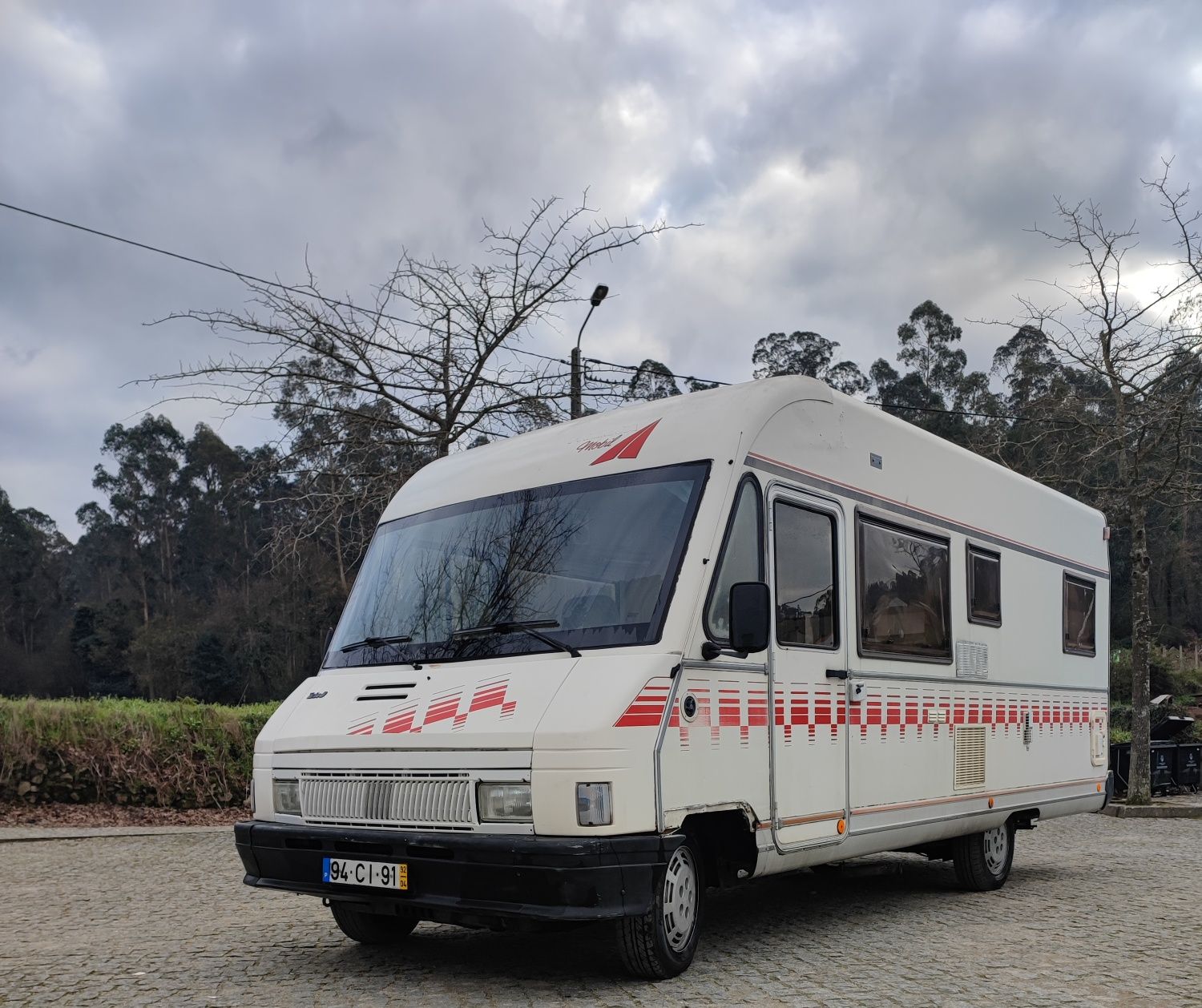 Autocaravana Fiat Ducato 2.5 TD 
Modelo - Frankia 680 Mobil Integral
P