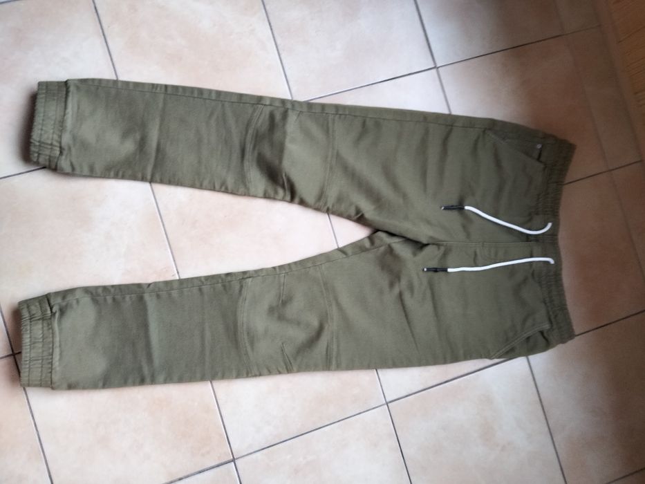 Sprzedam męskie spodnie joggery firmy Diverse