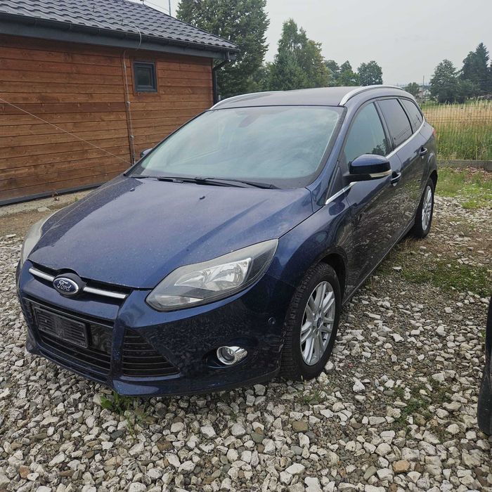 Posiadam czesci ford focus mk3 kombi 2013r 2,0tdci  kod lakieru IB