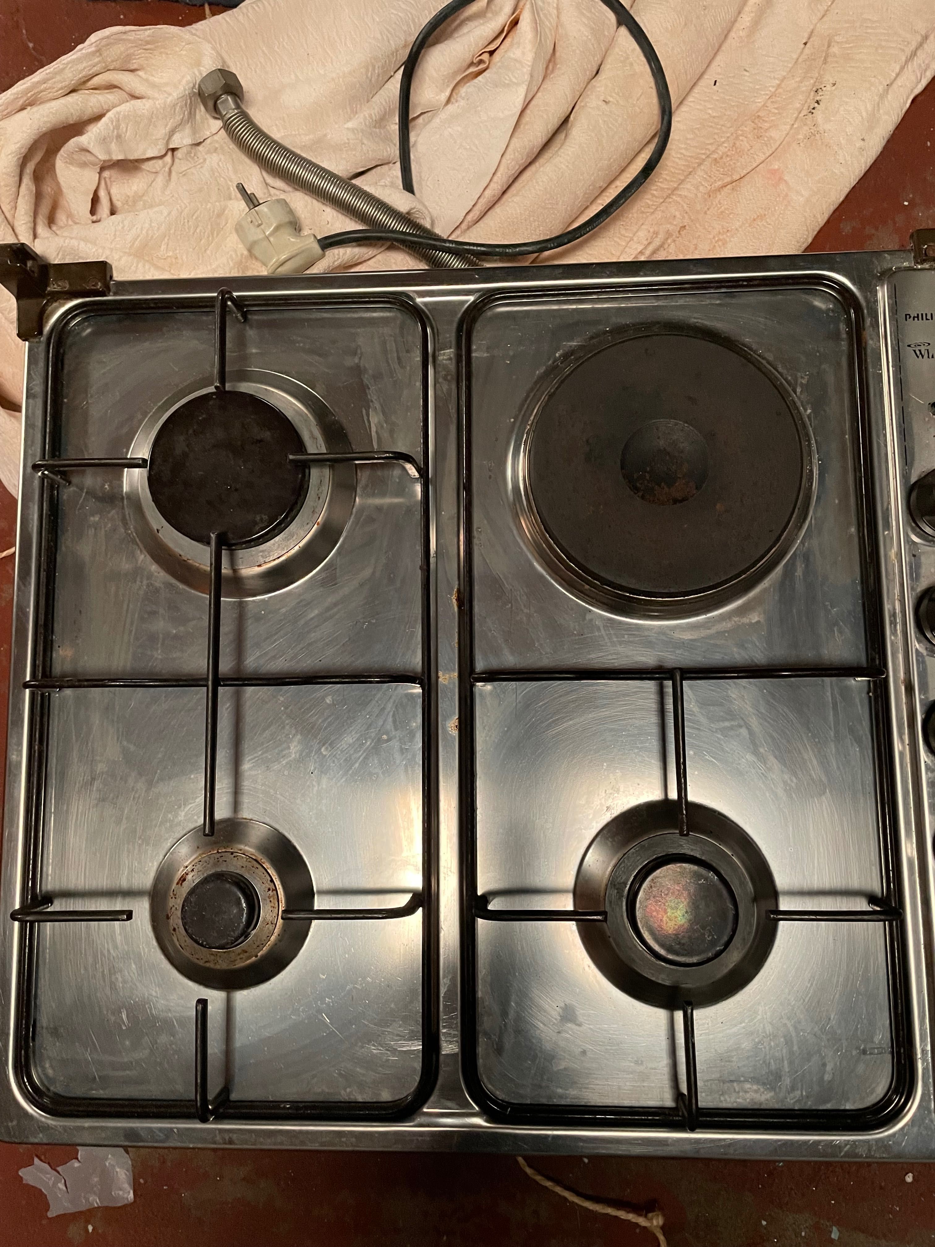 Placa de fogão com 3 bicos a gás e 1 eletrico