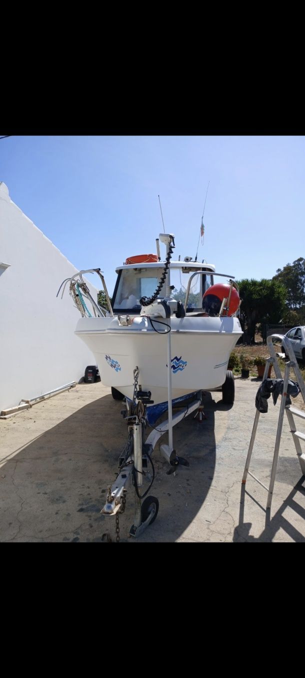 Barco dell quay 560