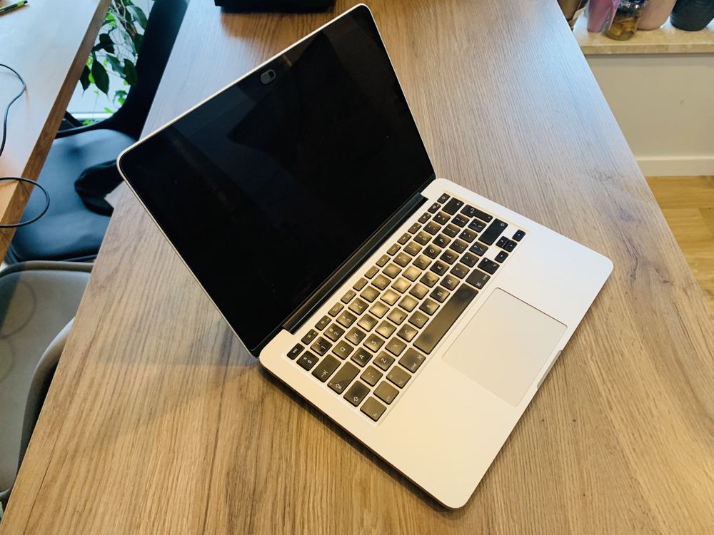 Macbook PRO mid 2014, 128Gb i5 8gb ram macsafe