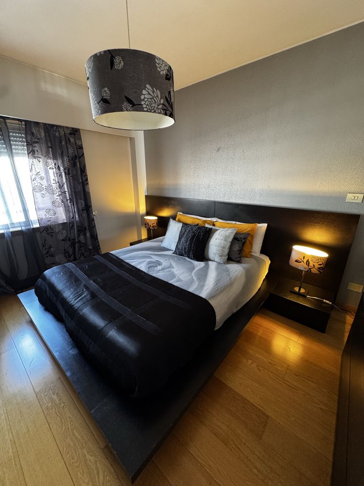 Cama de Casal  (Verniz Poliuretano)