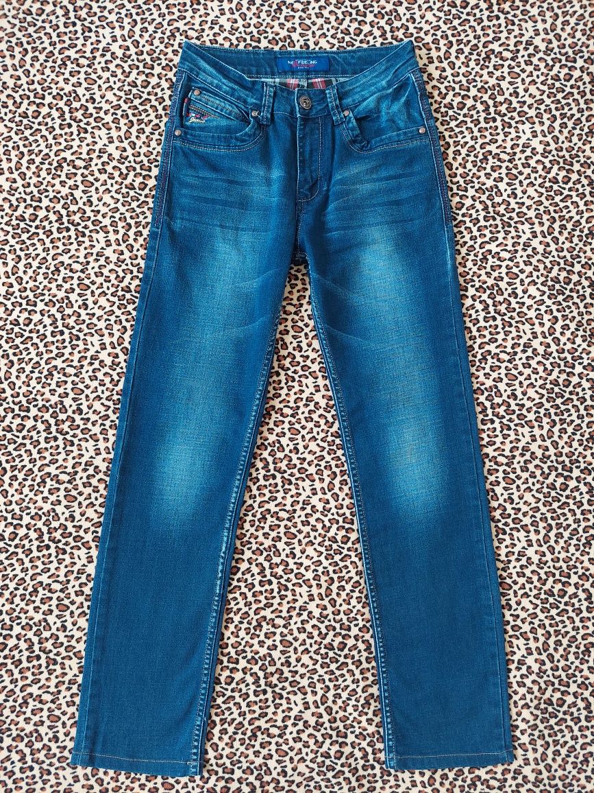 Плотные мужские джинсы