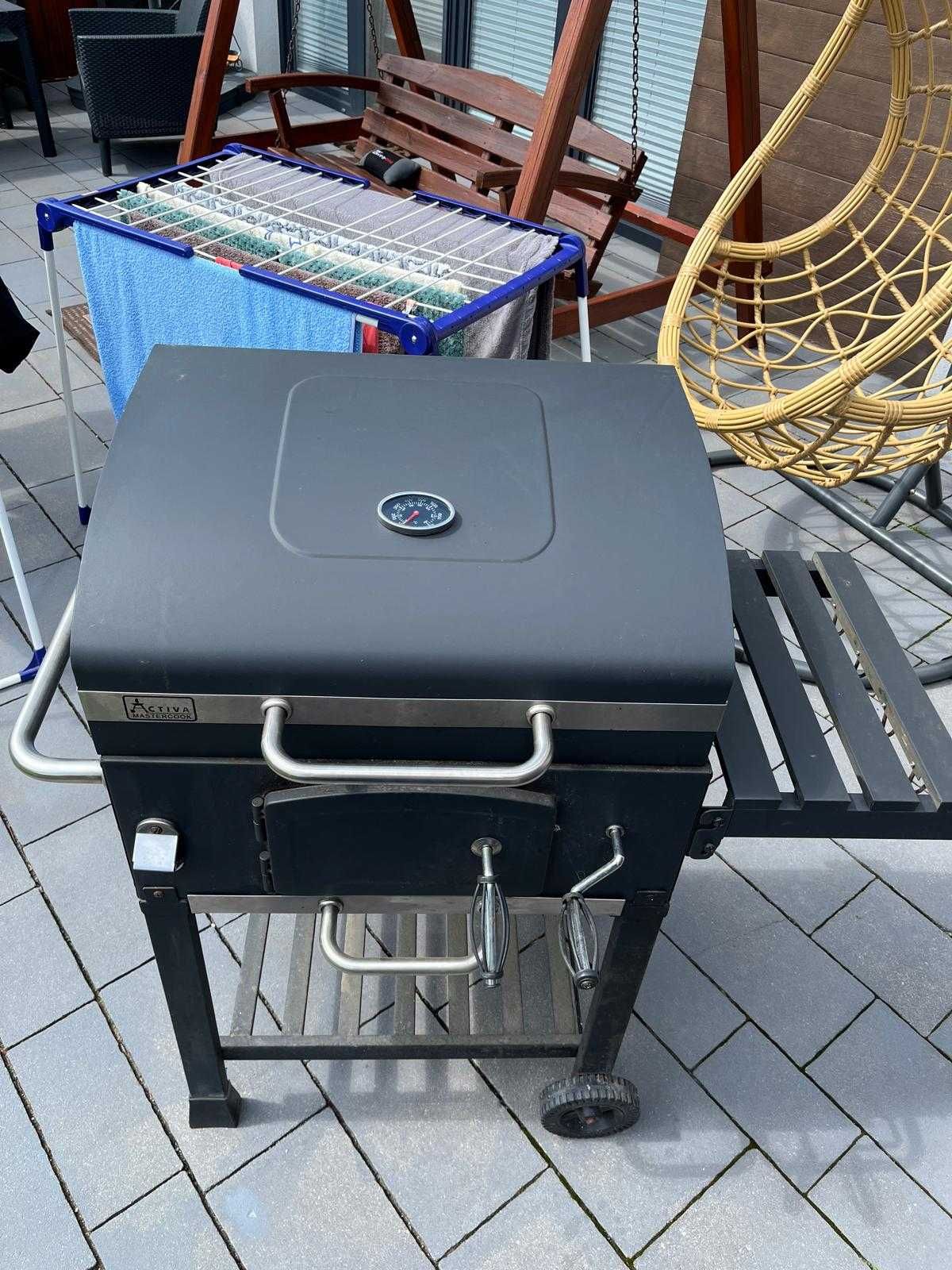 Grill ogrodowy węglowy duży