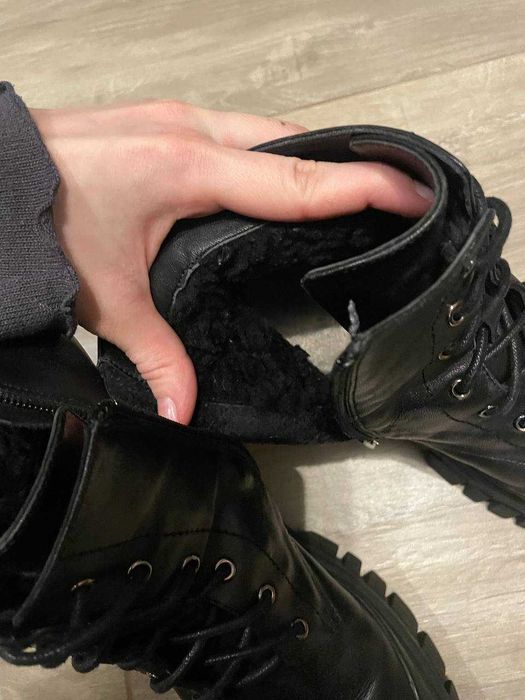 взуття шкіряне в