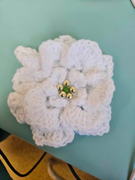 Przepiękna broszka handmade biały kwiat ręcznie robiona oryginalna