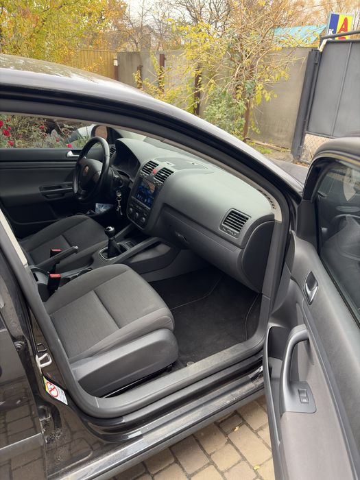 Golf 5 (V) 2008, в сімʼї з 2013