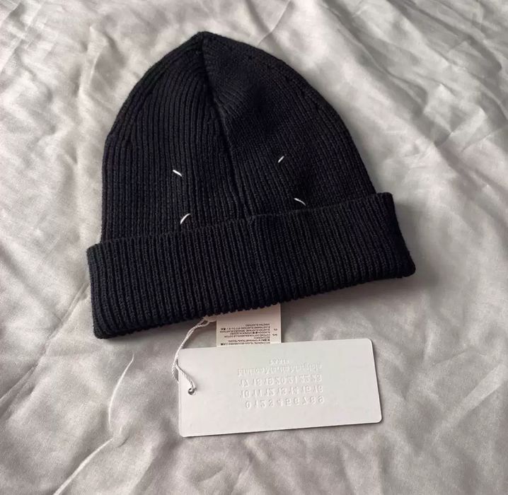 Нова шапка Maison Margiela