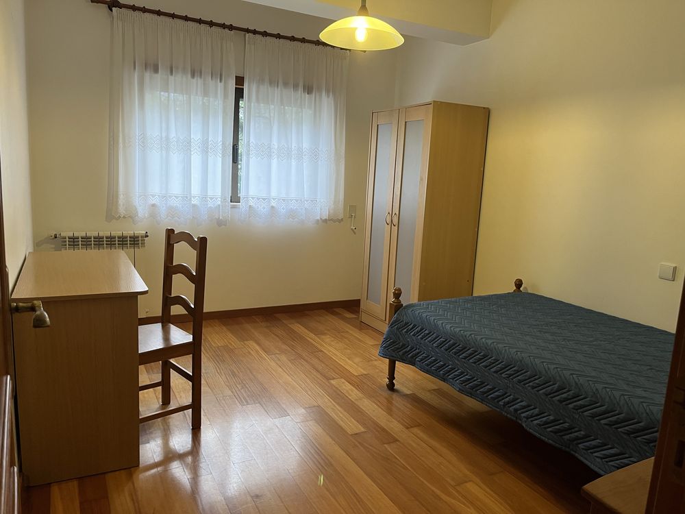Arrendam-se 3 quartos na Avenida Marques de Pombal em Leiria