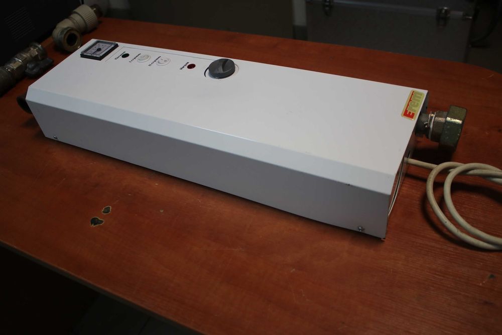 Водонагрівач проточний 9 кВт для опалення