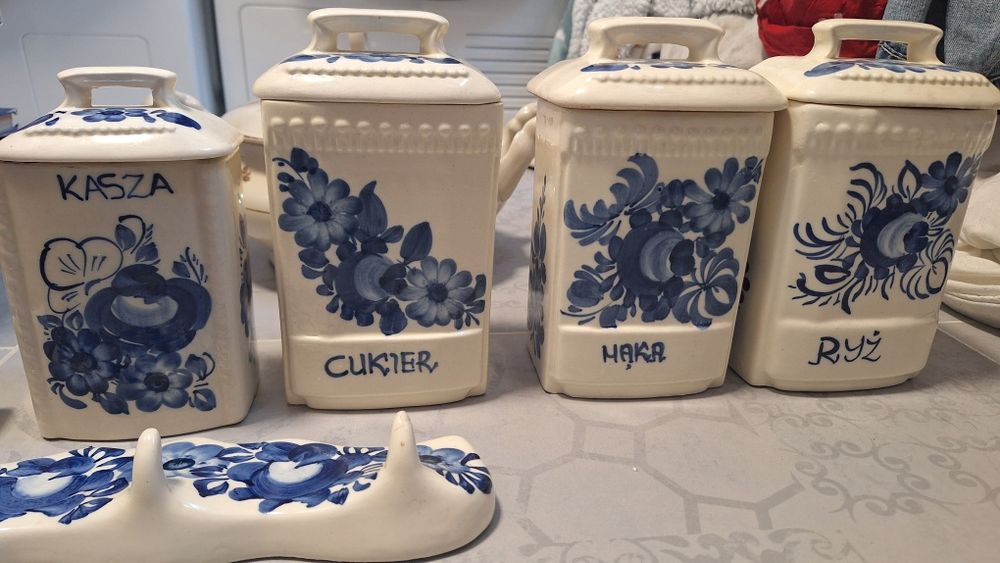 Pojemniki Fajans Włocławek
Brak sygnatury.
Stan używany zadbany.
Cena