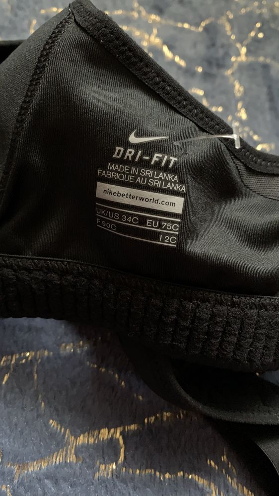 Новий  спортивний топ ліф Nike оригінал 75 С М + подарунок
