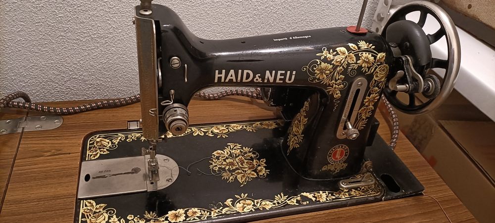 Máquina de costura antiga