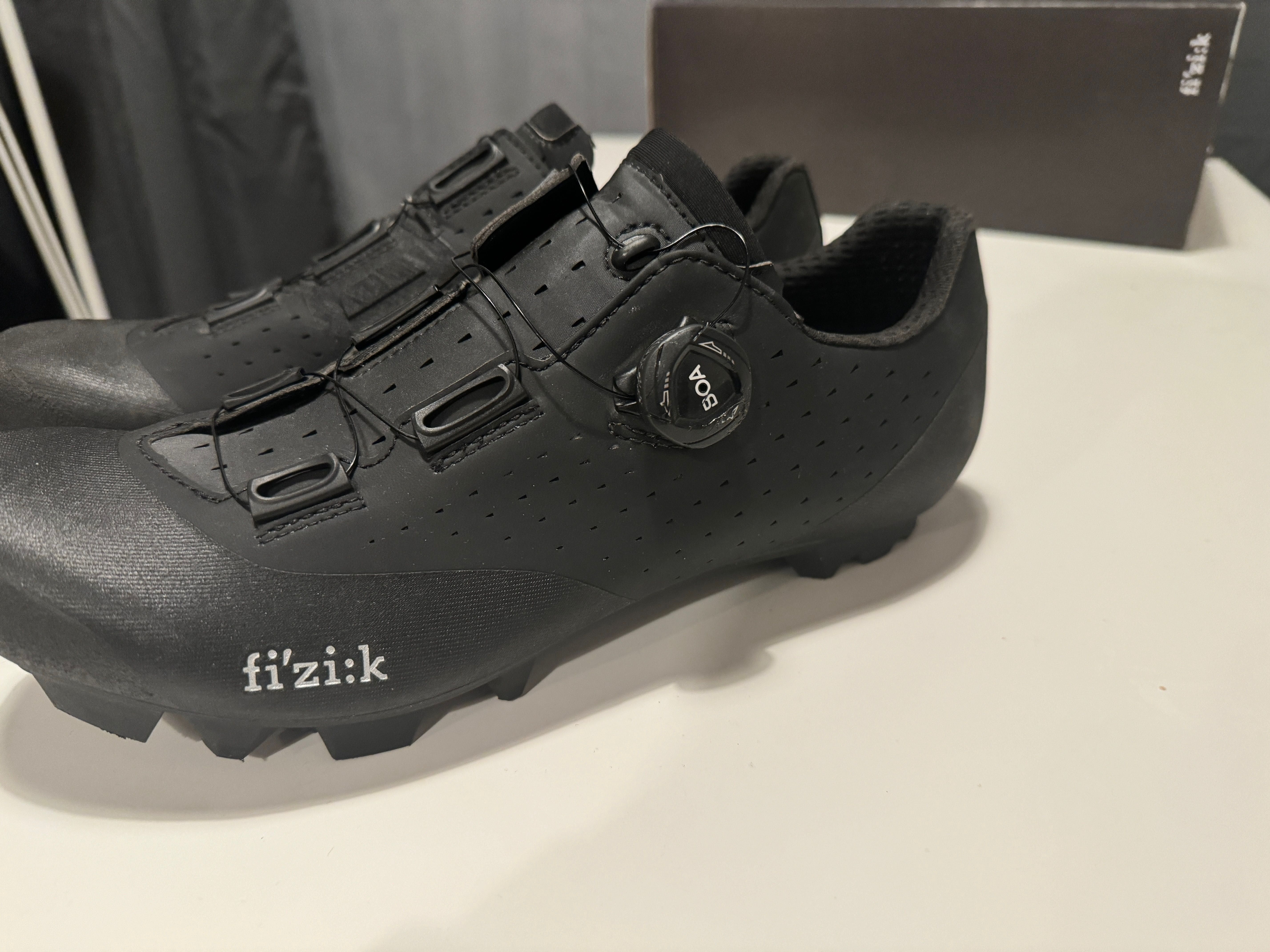 Buty rowerowe Fizik VENTO OVERCURVE X3 43,5 EU