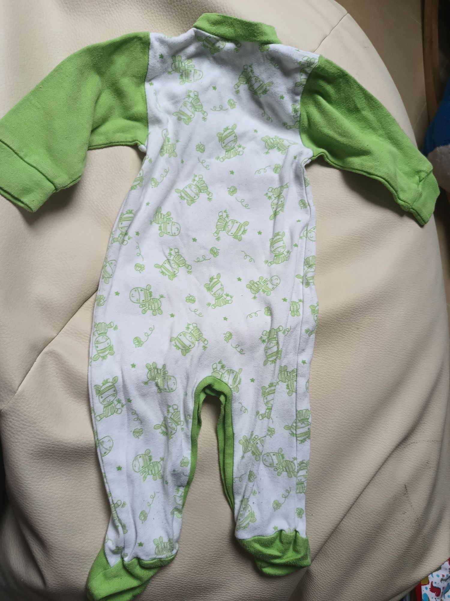 Pajacyk dla niemowlaka unisex z motywem zebry rozmiar 68 cm