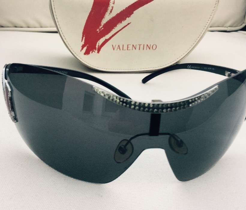 Óculos Valentino.