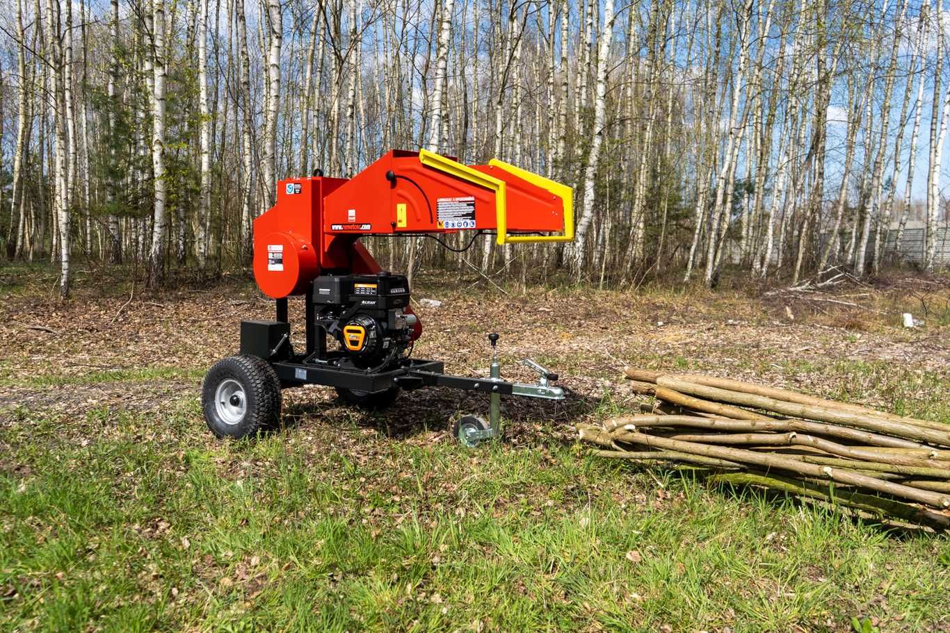 Rębak spalinowy REMET R-120 === cena brutto 9799==  do ogrodu sadu
