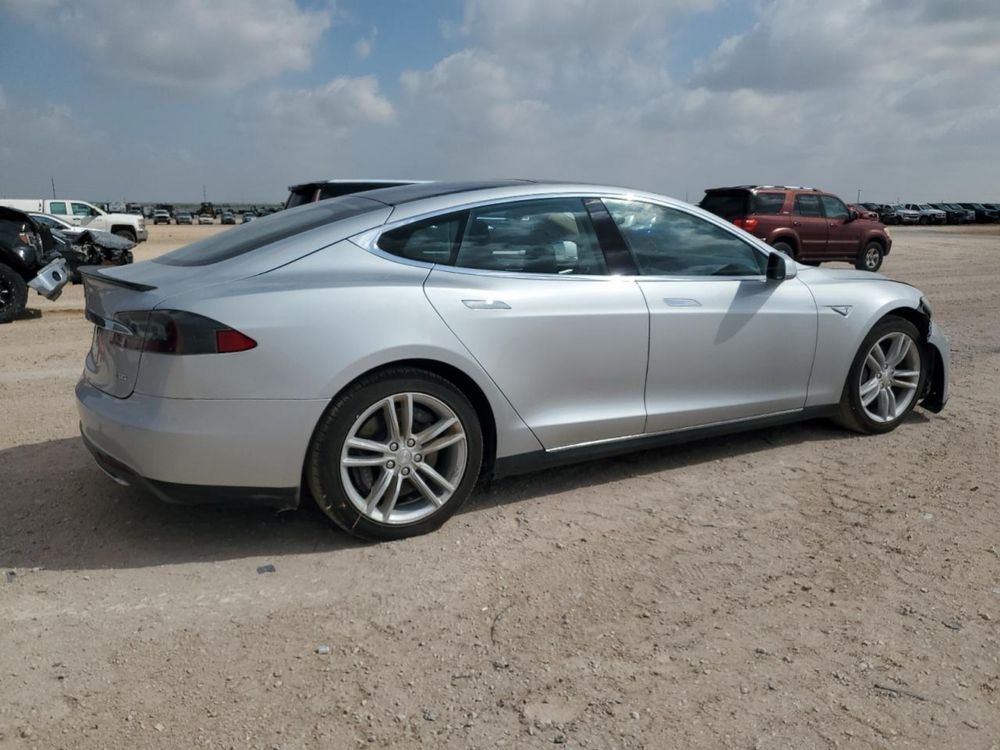 Tesla Model S P85 2014 Performance