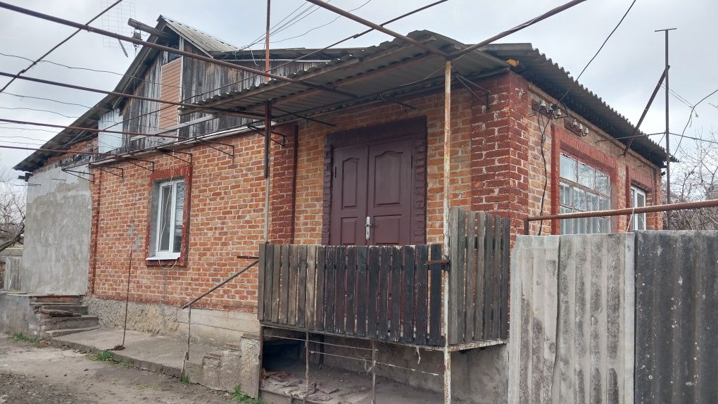 Половина будинку в районі птахокомбінату