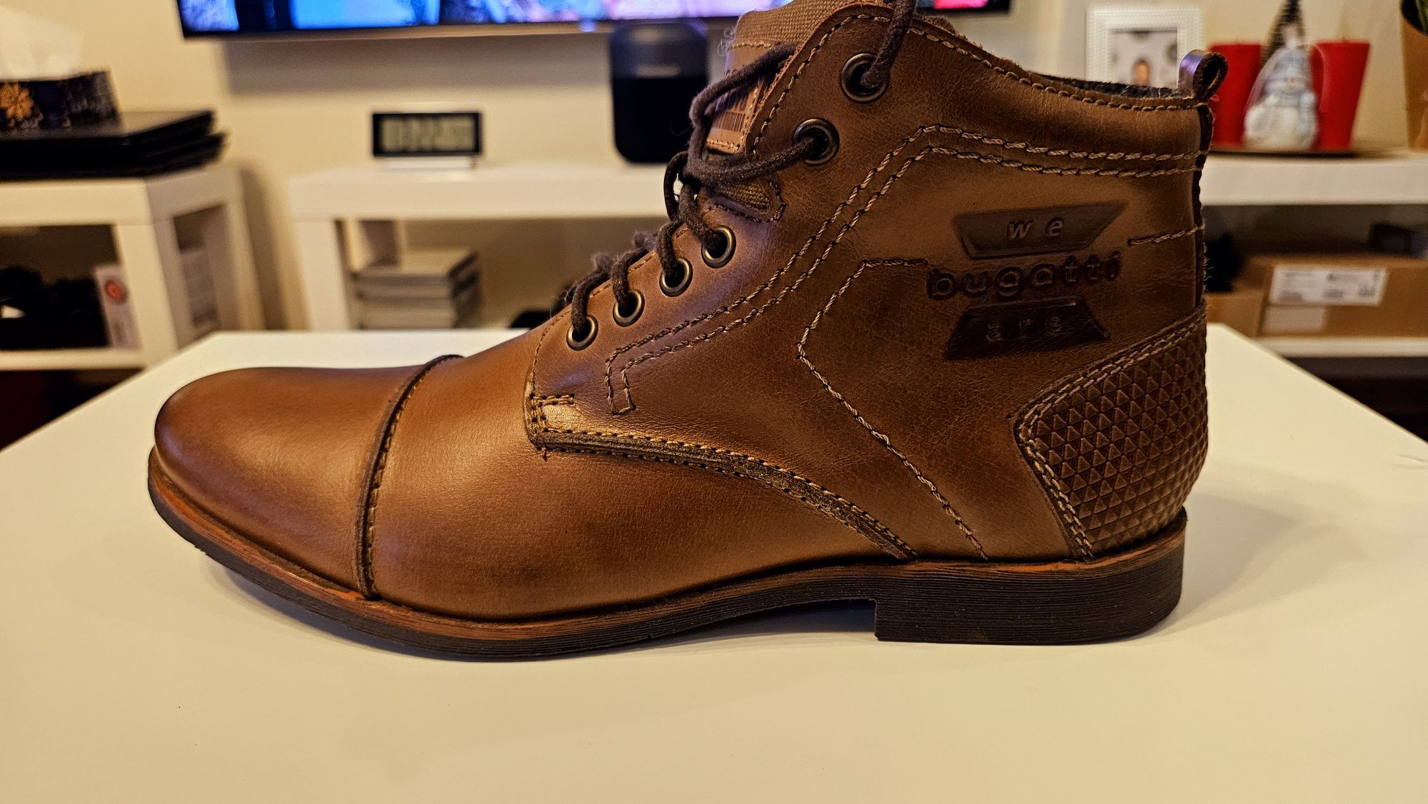 Nowe buty Bugatti skórzane ocieplane brąz rozmiar 42
