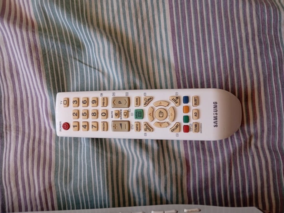 Samsung 55 cm com comando