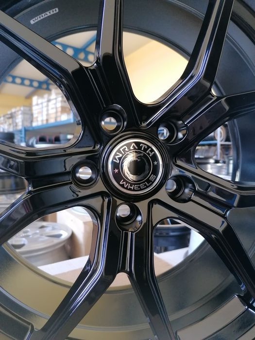 Felgi aluminiowe czarne 18 cali Bmw Mercedes Audi Vw