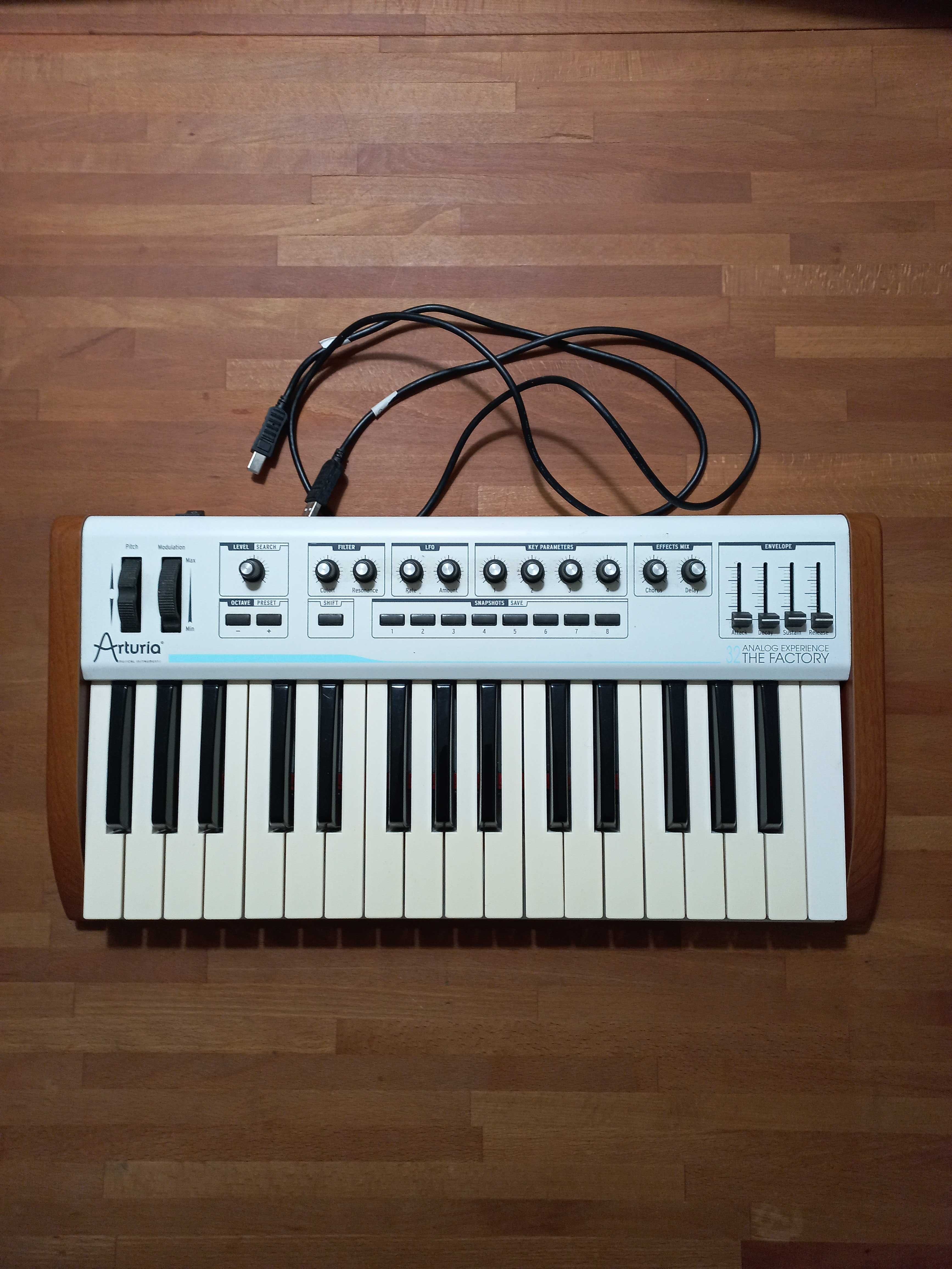 Arturia The Factory 32 MIDI Keyboard