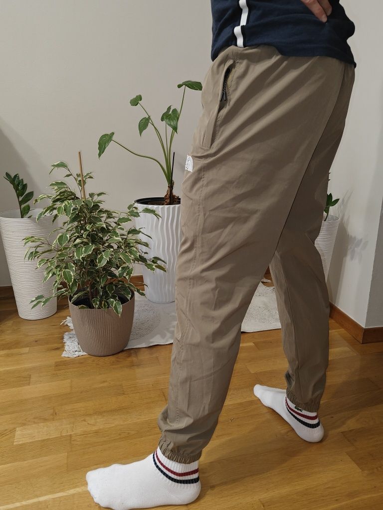 Męskie świetne spodnie The North Face rozmiar M stan bardzo dobry+