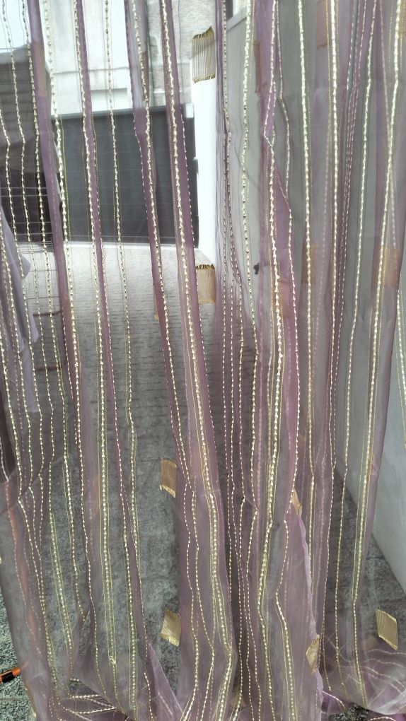 2 Cortinas rosa como novas com dourado 10 euros as duas