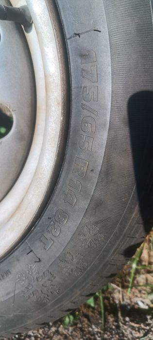 Продам диски з резиною зимня 175/65 R14