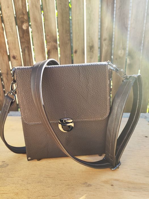 Барсетка - сумочка мужская кожаная.