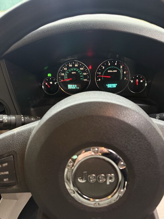 Jeep Commander 3.0 дизель автомат 2006 год 4*4