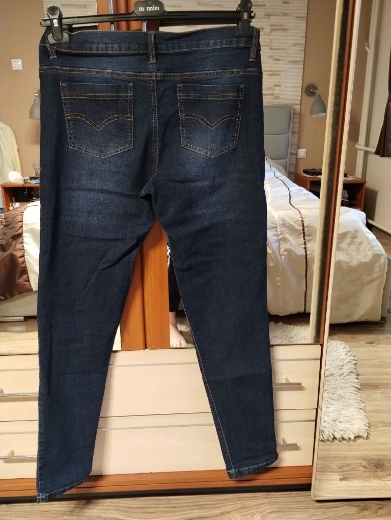 Spodnie dżinsowe r.40