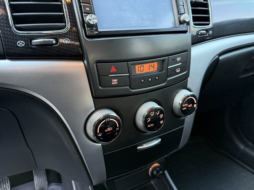 Продам SsangYong Korando 2.0i MT  2013