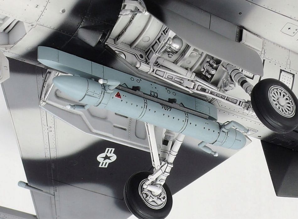 TAMIYA 61106 model 1:48 samolot F-16C/N "Aggressor/Adversar