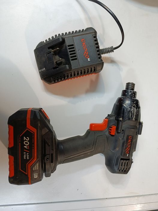 Гвинтоверт Дніпро м