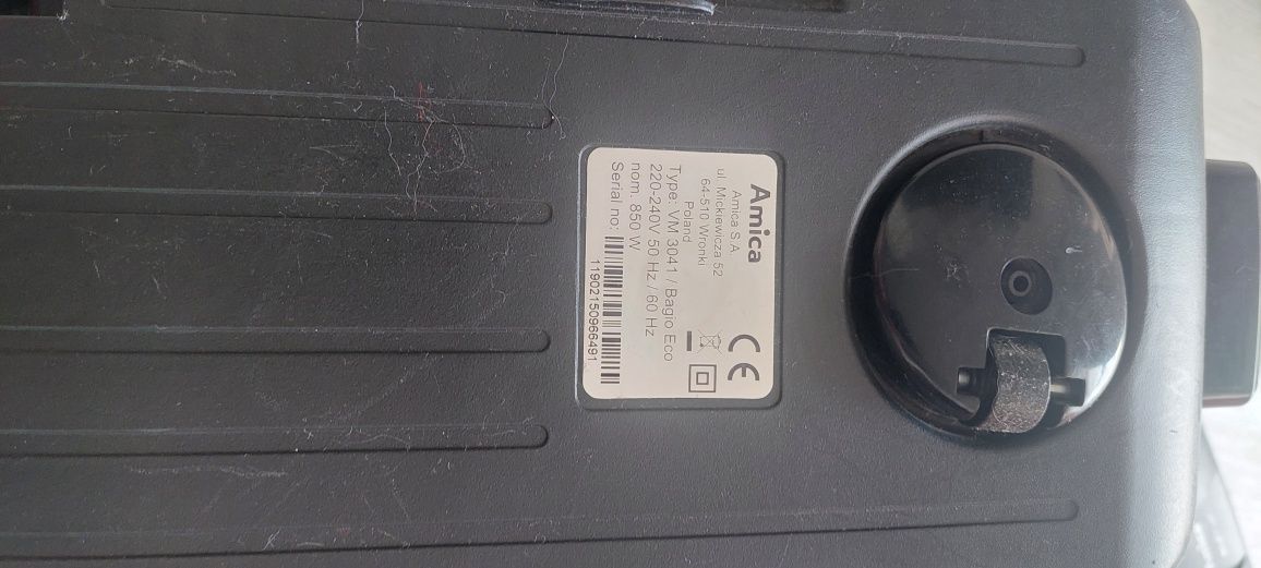 Odkurzacz  Amica  900W