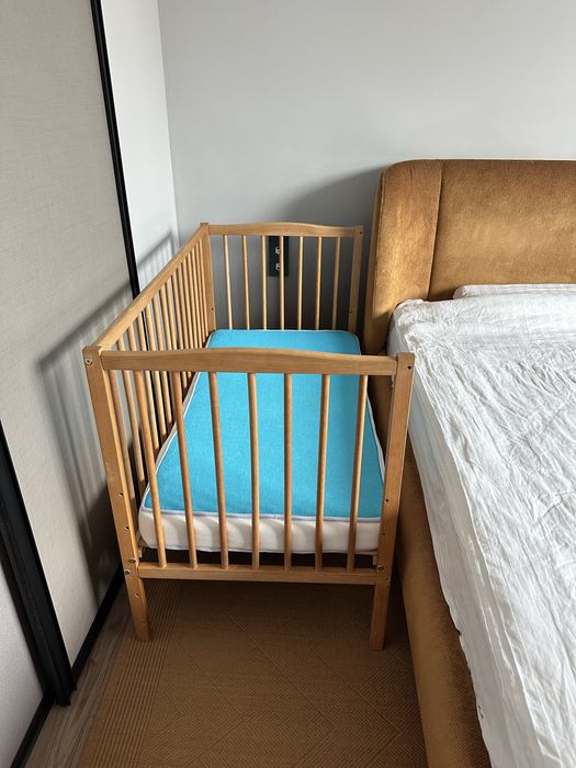 Дерев’яне дитяче ліжечко, ліжко для немовлят+ матрас і наматрасник