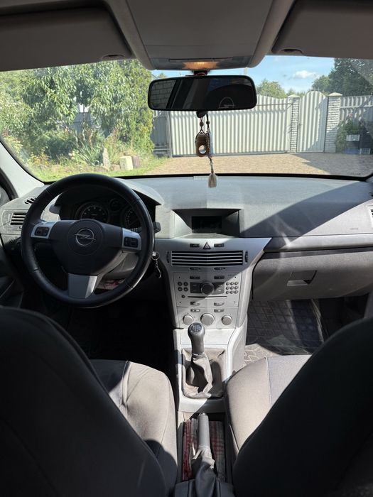 Opel Astra H 2012 рік седан