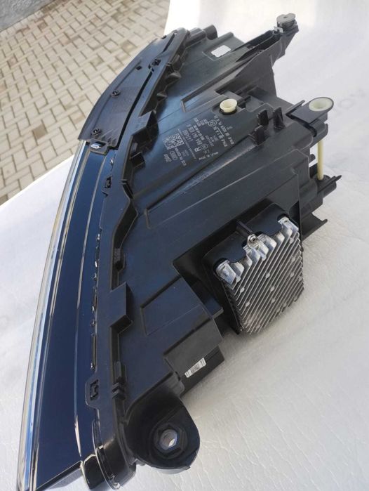 Lampa prawy przód + ślizg Audi Q4 E-TRON 89A FULL LED MATRIX