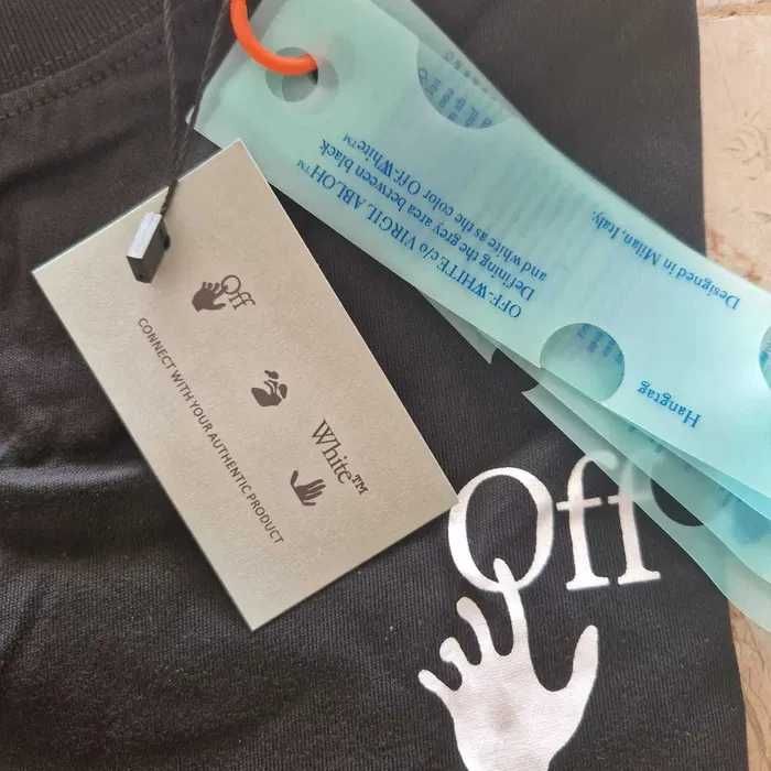 OFF-WHITE Caravag Arrow Over T-Shirt