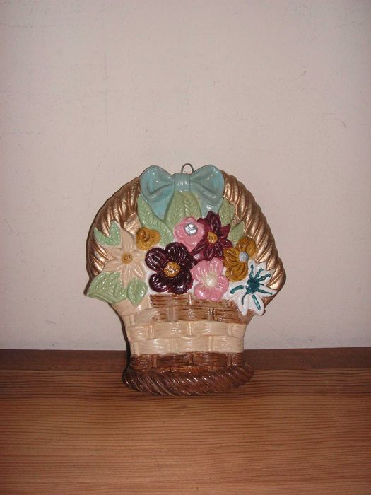 Jarro Barro, Meia Lua, Cesta Gesso e Quadro Decorativos