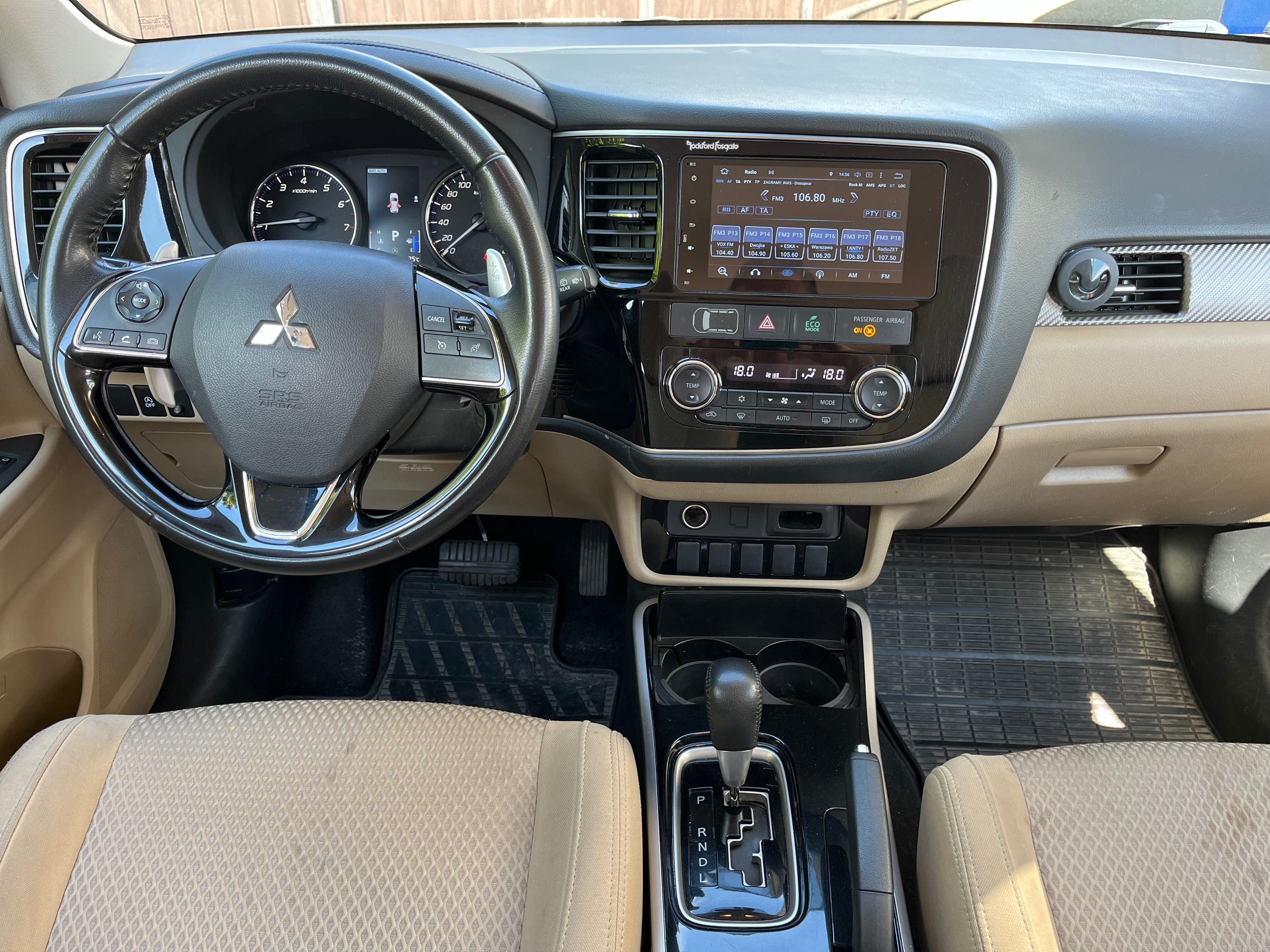 Mitsubishi Outlander Intense Plus Navi 4WD CVT , 7-osobowy (2018 r)