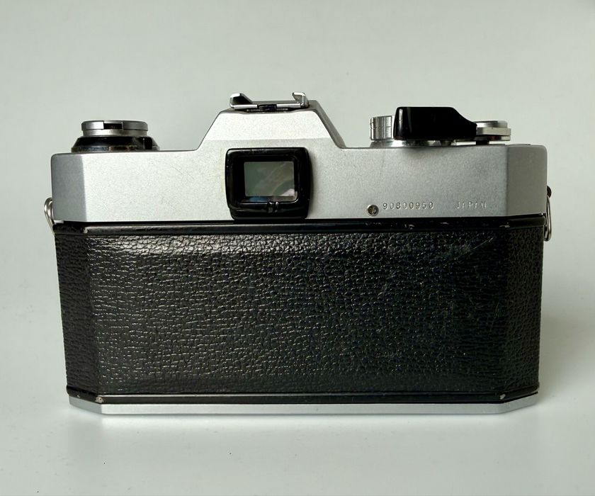 Плівкова Yashica FX-2 з Yashica DSB 50/1.9 та конвертером 2x Yus