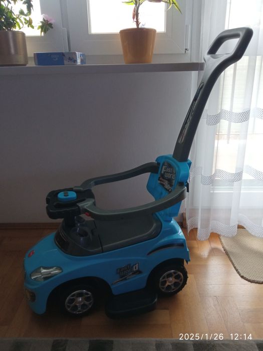 Samochodzik jeździk smiki