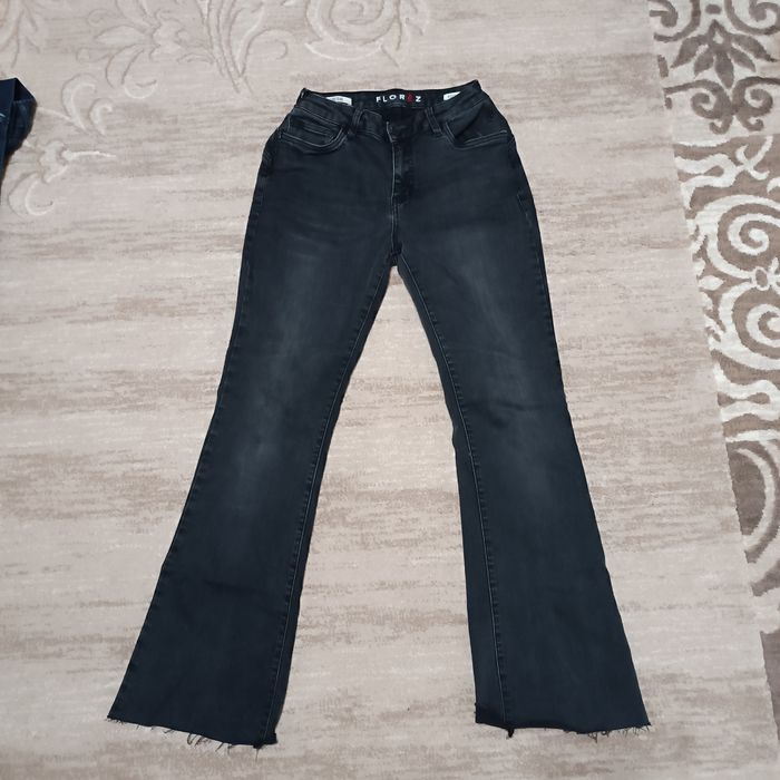 Джинси кльош Flor