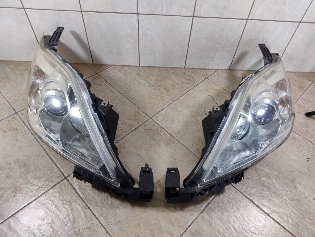 Mazda 5 V przed lift lampa reflektor prawy lewy komplet Europa przód