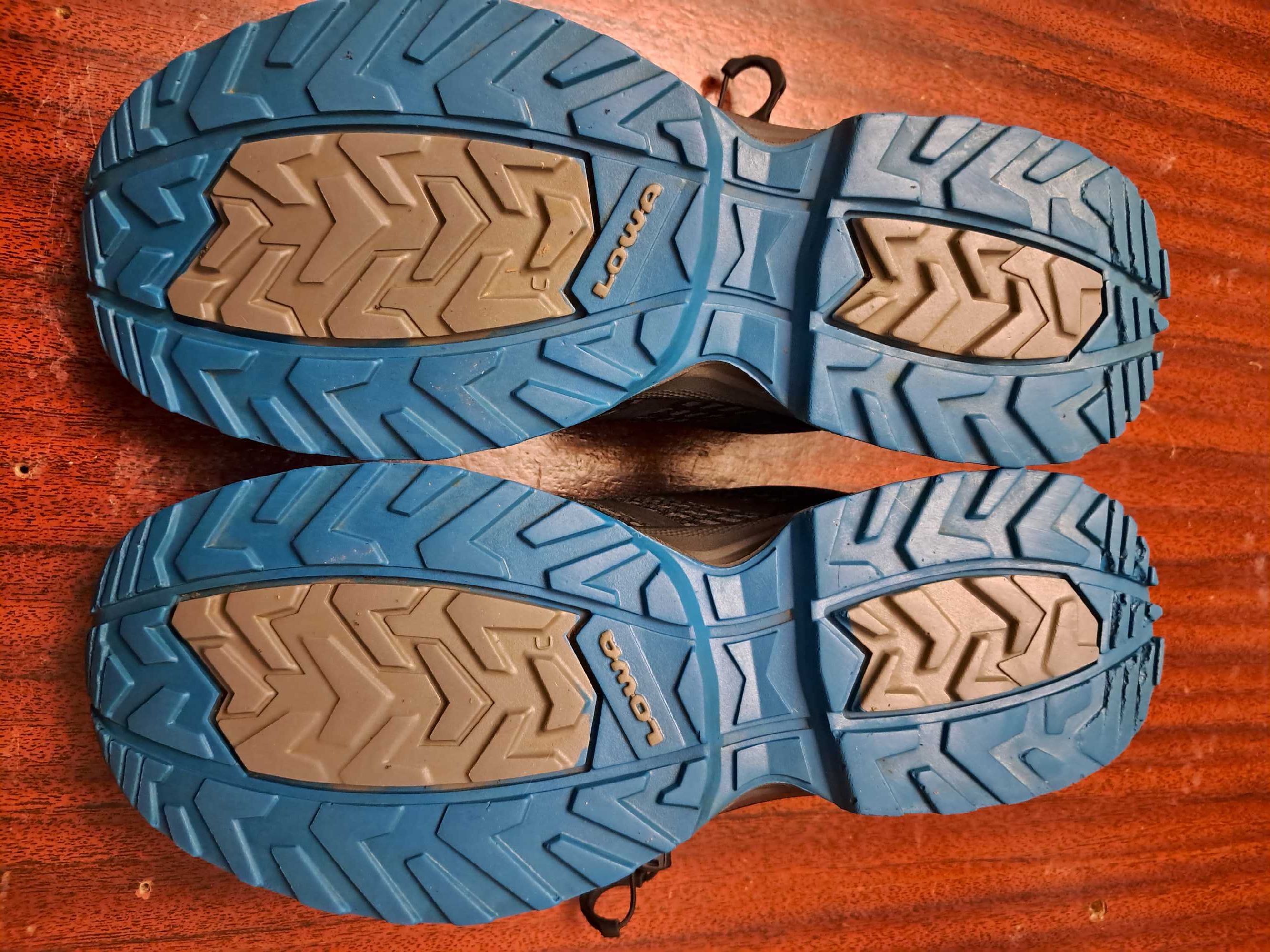 Детские кроссовки  lowa gore-tex  размер 37стелька 24.5см